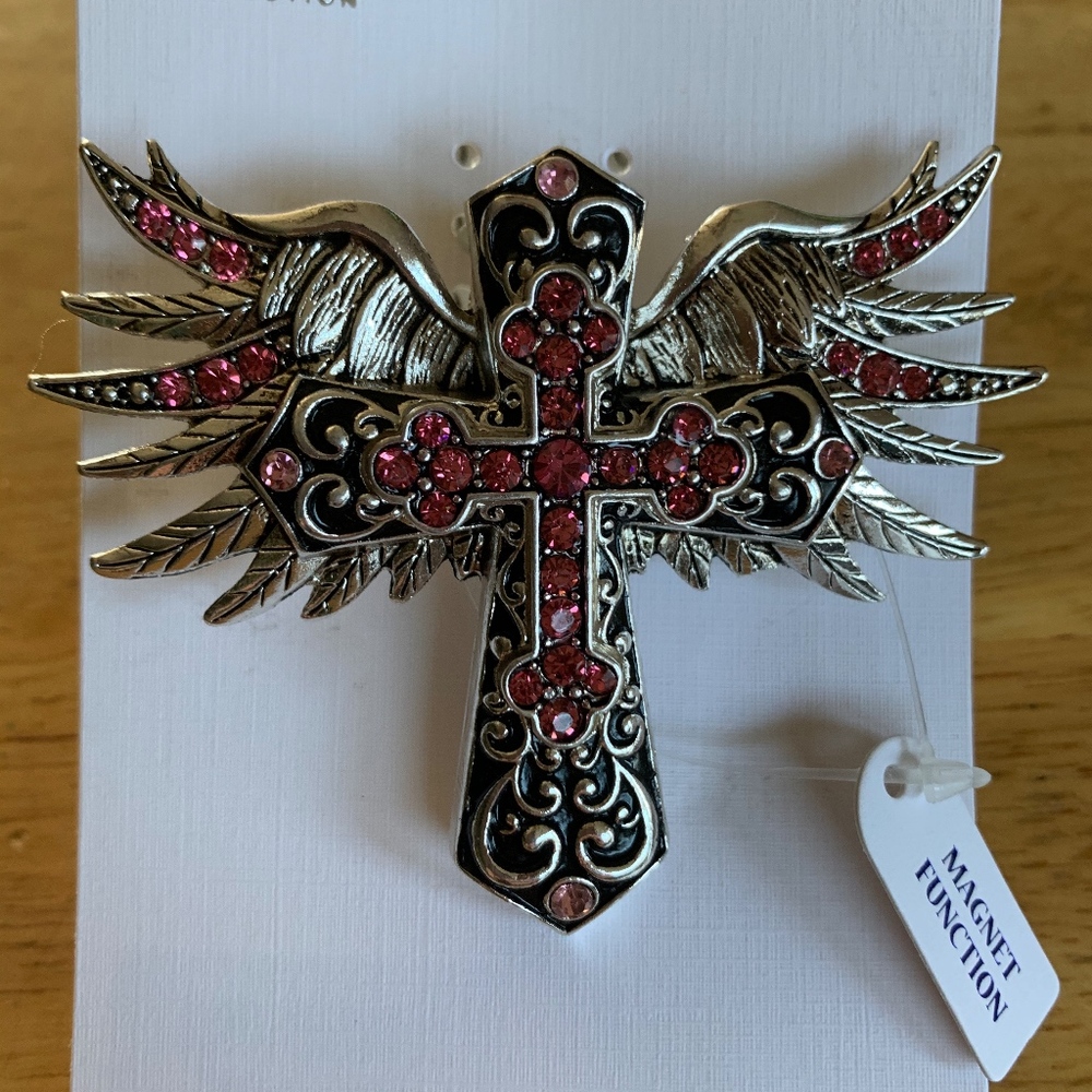 Angel wings/cross pendant